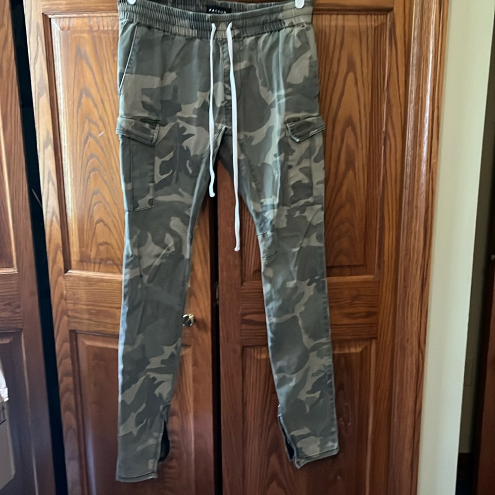 Men’s Pacsun Camo Pants